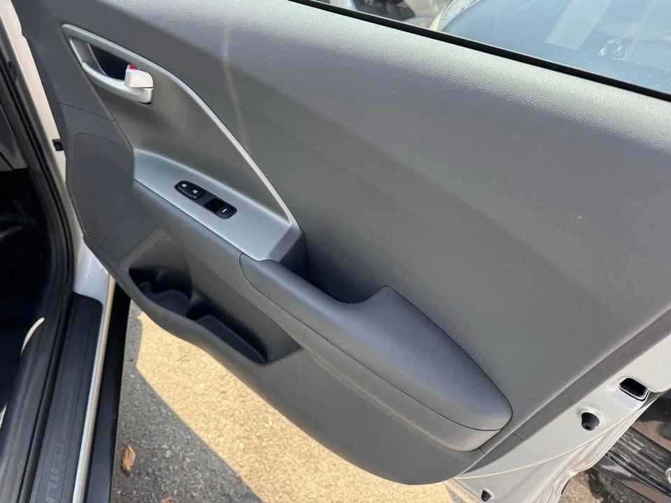 2019 Kia Niro - Image 13 of 17