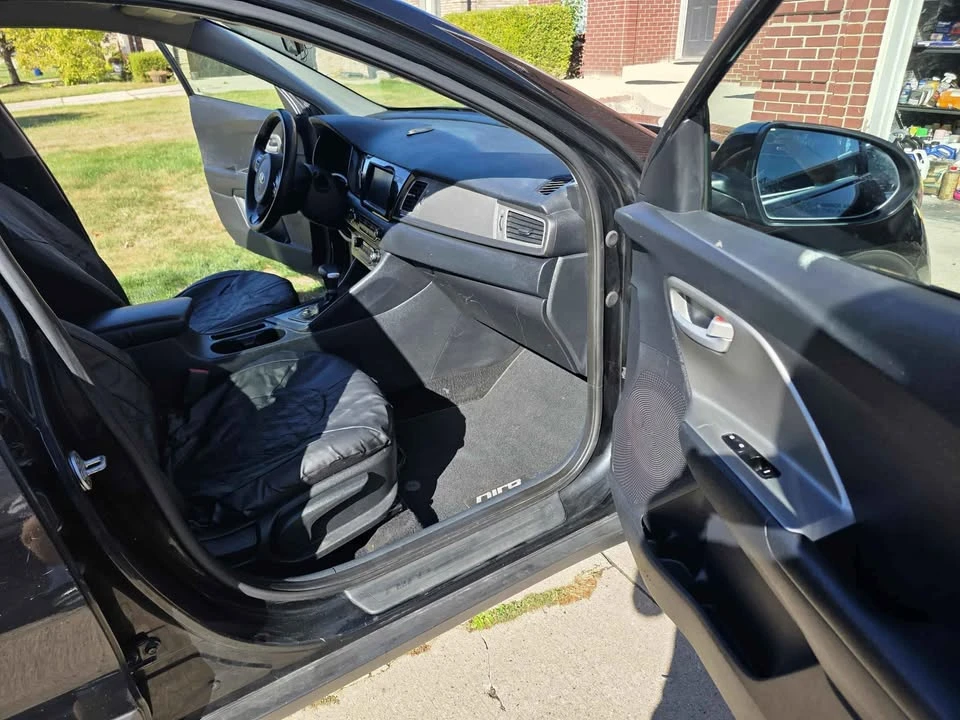2019 Kia Niro - Image 11 of 18