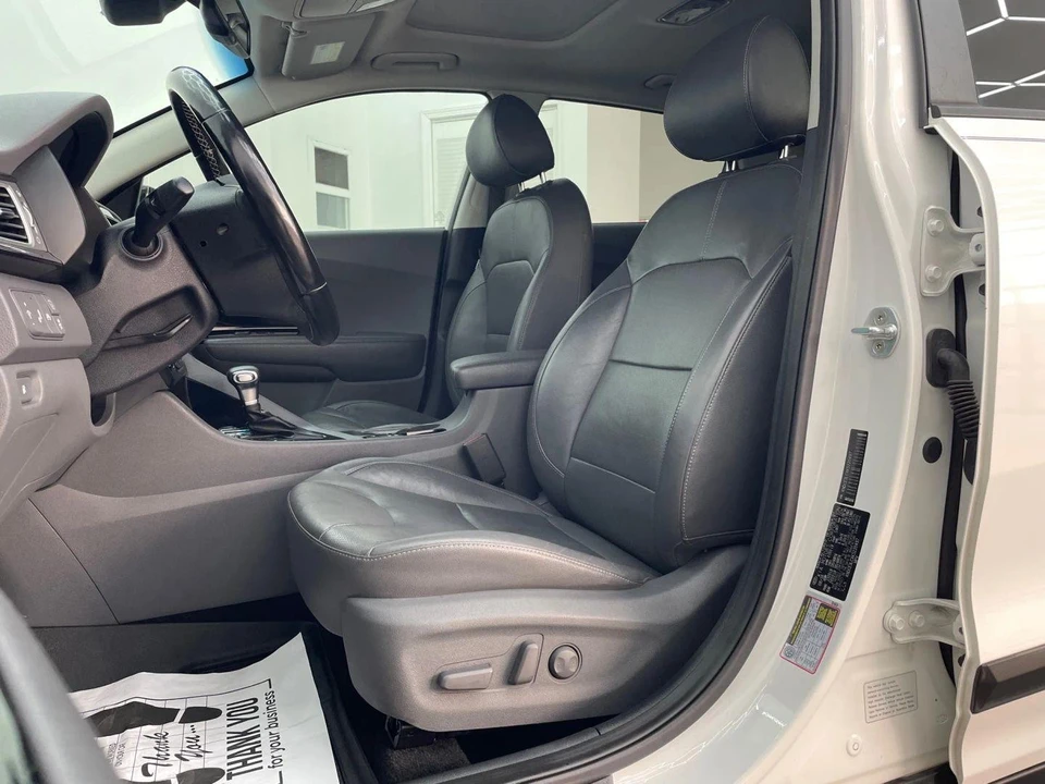 2019 Kia Niro - Image 13 of 21