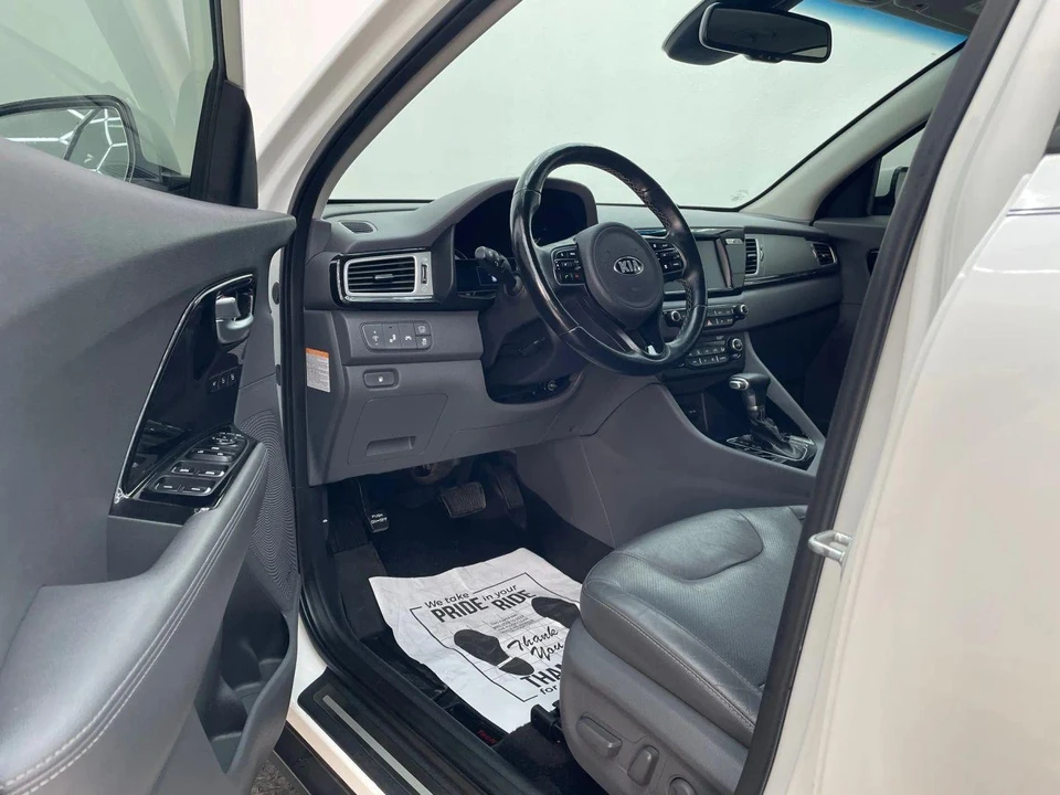 2019 Kia Niro - Image 10 of 21