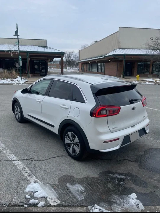 2019 Kia Niro - Image 10 of 13