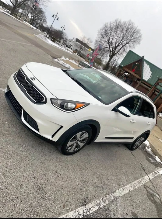 2019 Kia Niro - Image 8 of 13
