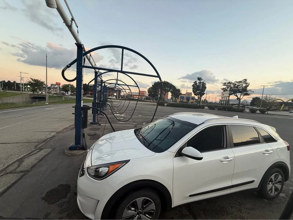 2019 Kia Niro - Image 4 of 13