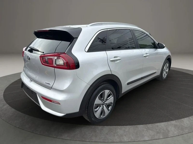 2019 Kia Niro - Image 5 of 12