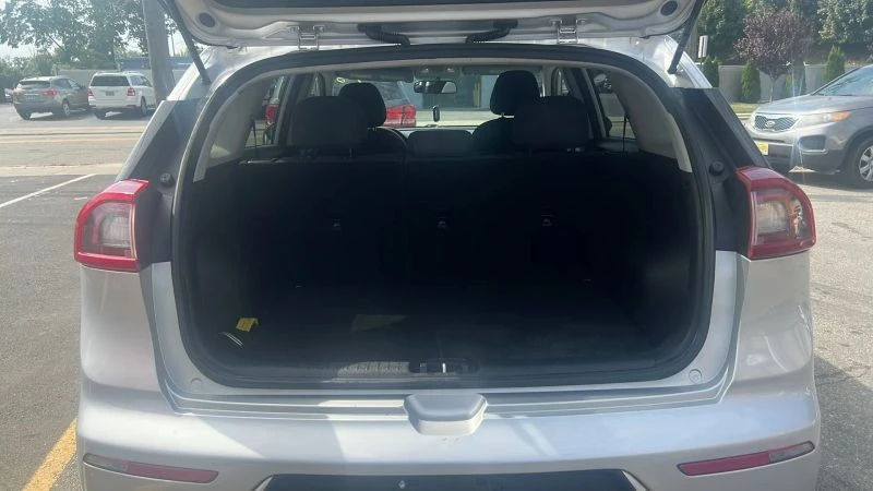 2019 Kia Niro - Image 10 of 12