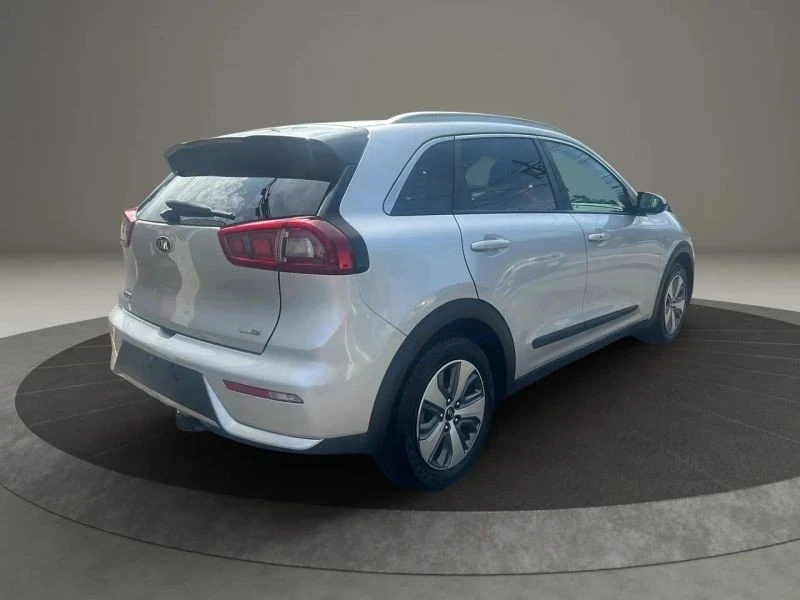 2019 Kia Niro - Image 5 of 12
