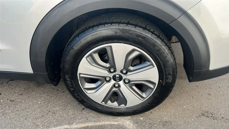 2019 Kia Niro - Image 11 of 12