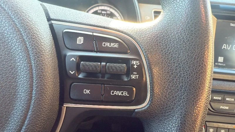 2019 Kia Niro - Image 11 of 12
