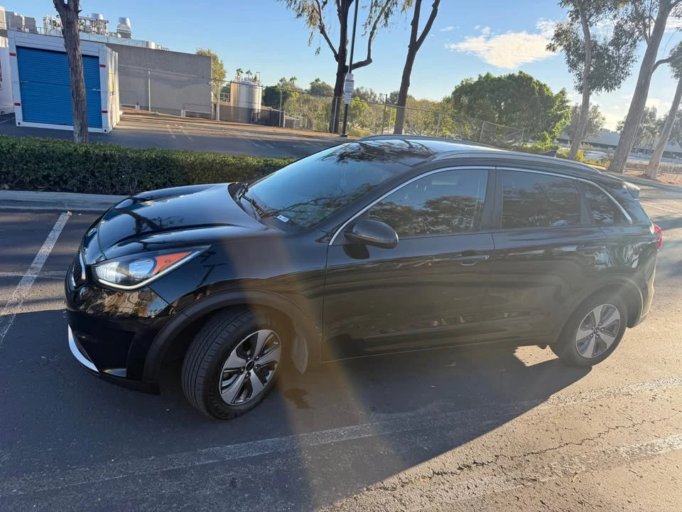 2019 Kia Niro - Image 9 of 20