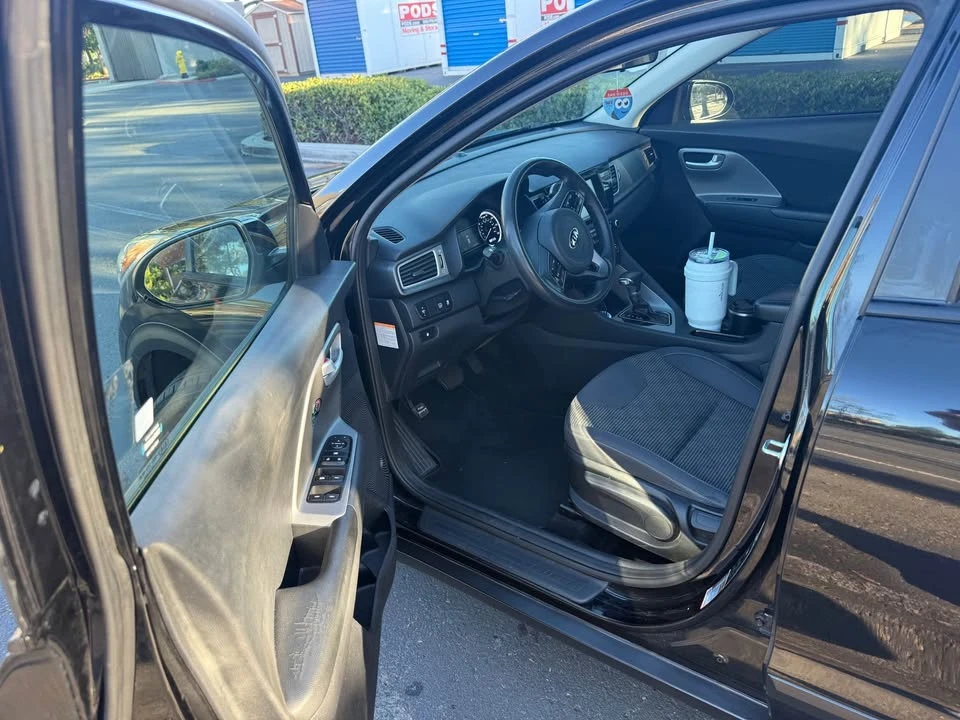 2019 Kia Niro - Image 10 of 20