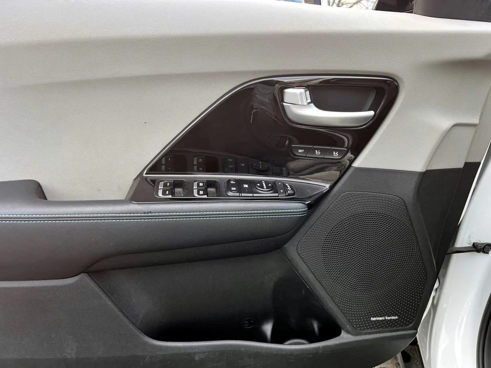 2019 Kia Niro - Image 14 of 21