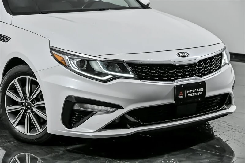 2019 Kia Optima/K5 - Image 2 of 12