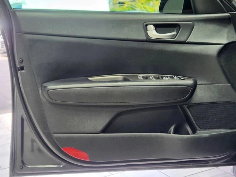 2019 Kia Optima/K5 - Image 10 of 12