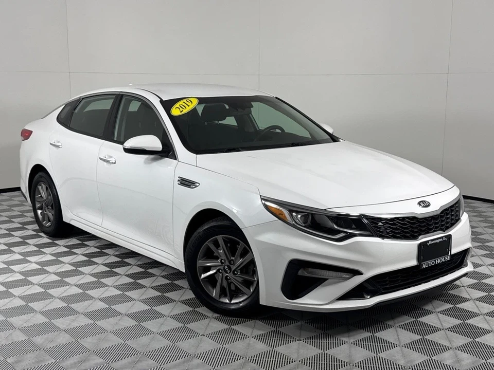 2019 Kia Optima/K5 - Image 2 of 21