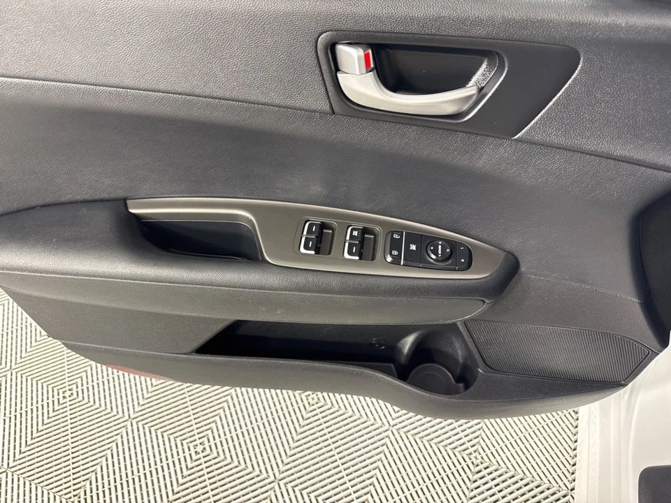 2019 Kia Optima/K5 - Image 13 of 21