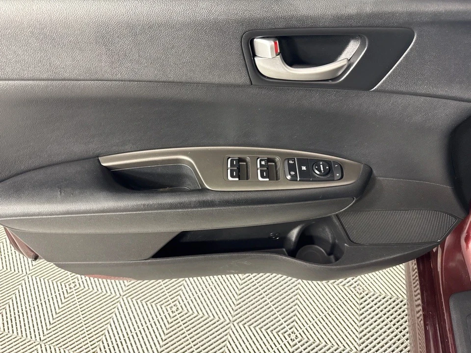 2019 Kia Optima/K5 - Image 11 of 12