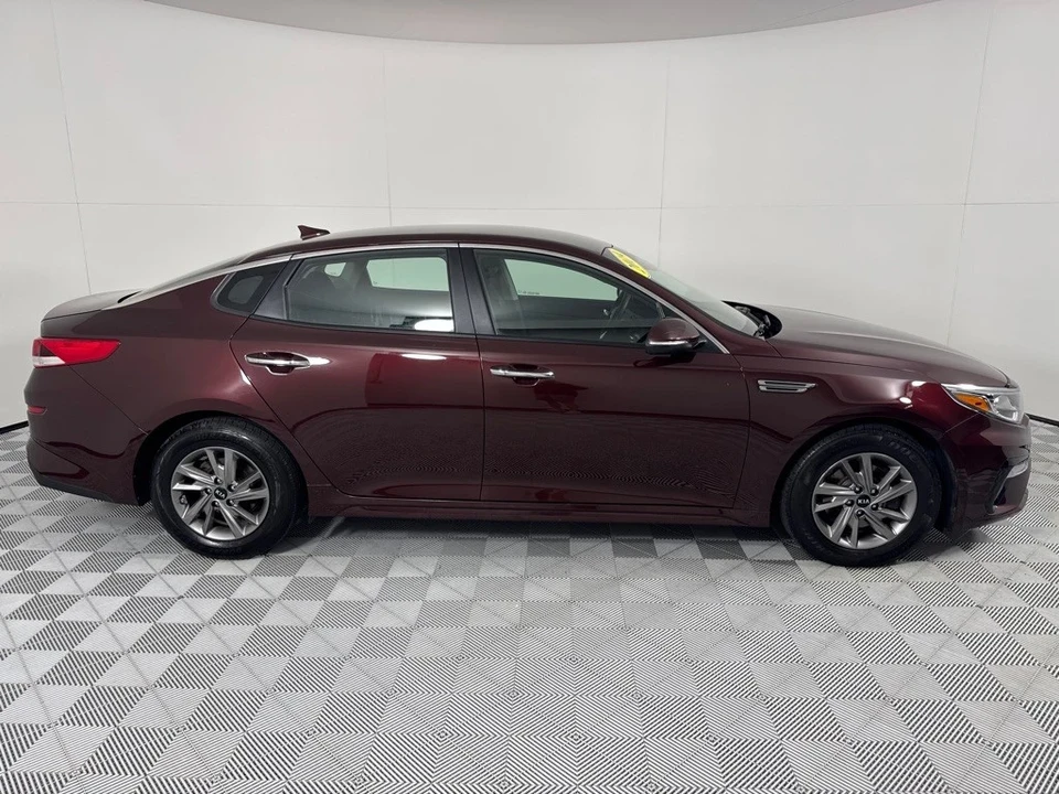 2019 Kia Optima/K5 - Image 4 of 12