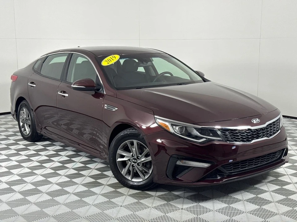 2019 Kia Optima/K5 - Image 2 of 12