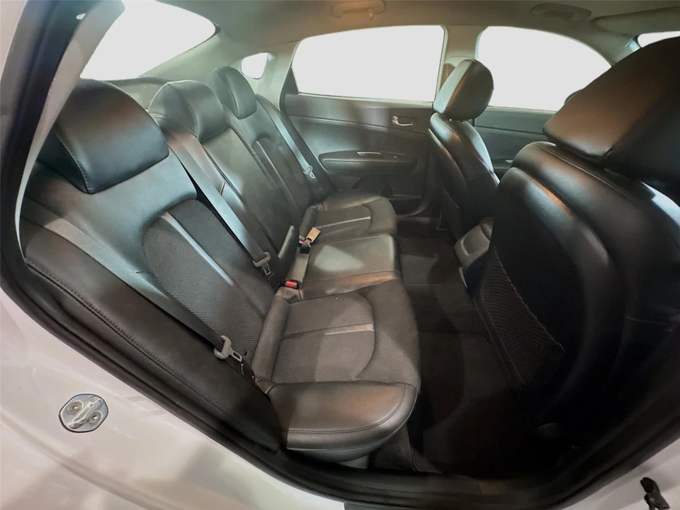 2019 Kia Optima/K5 - Image 17 of 21