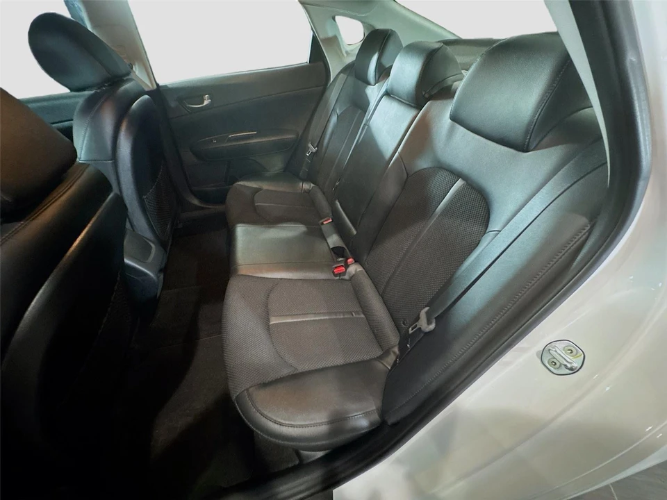 2019 Kia Optima/K5 - Image 15 of 21