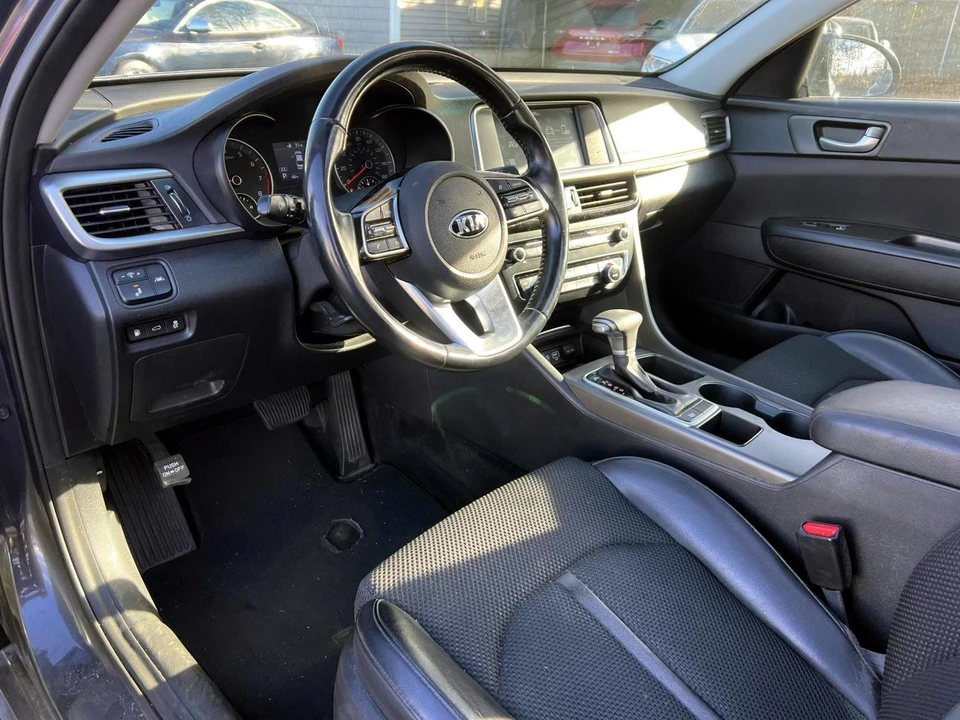 2019 Kia Optima/K5 - Image 10 of 21