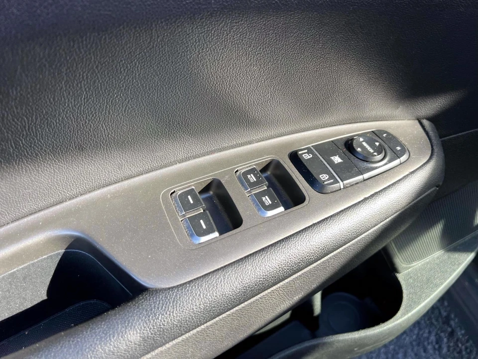 2019 Kia Optima/K5 - Image 17 of 21