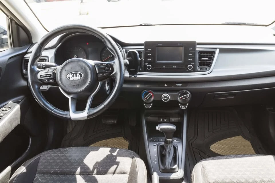 2019 Kia Rio - Image 9 of 13