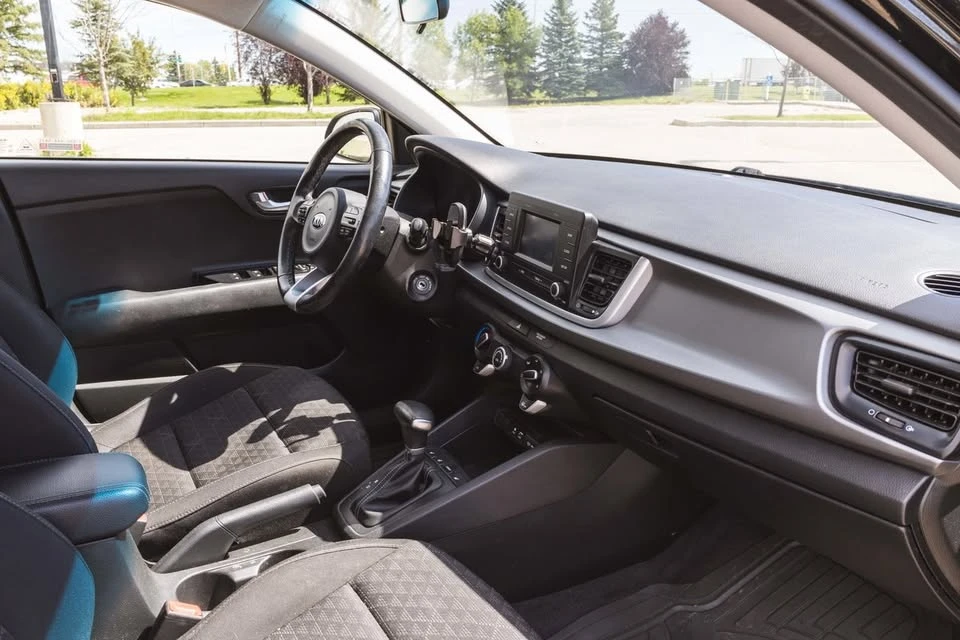 2019 Kia Rio - Image 8 of 13