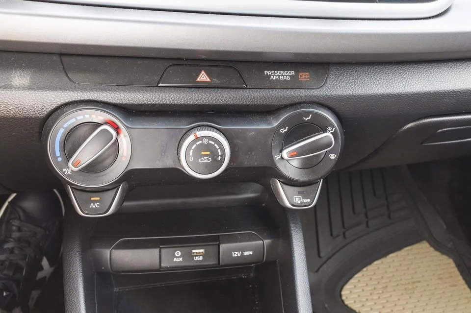 2019 Kia Rio - Image 11 of 13
