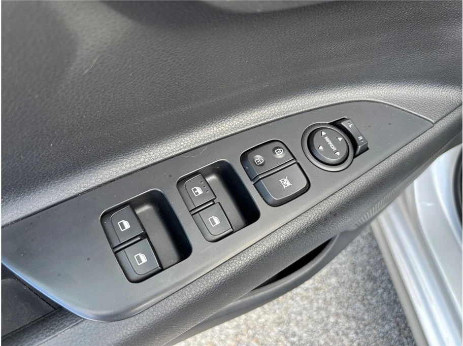2019 Kia Rio - Image 15 of 21
