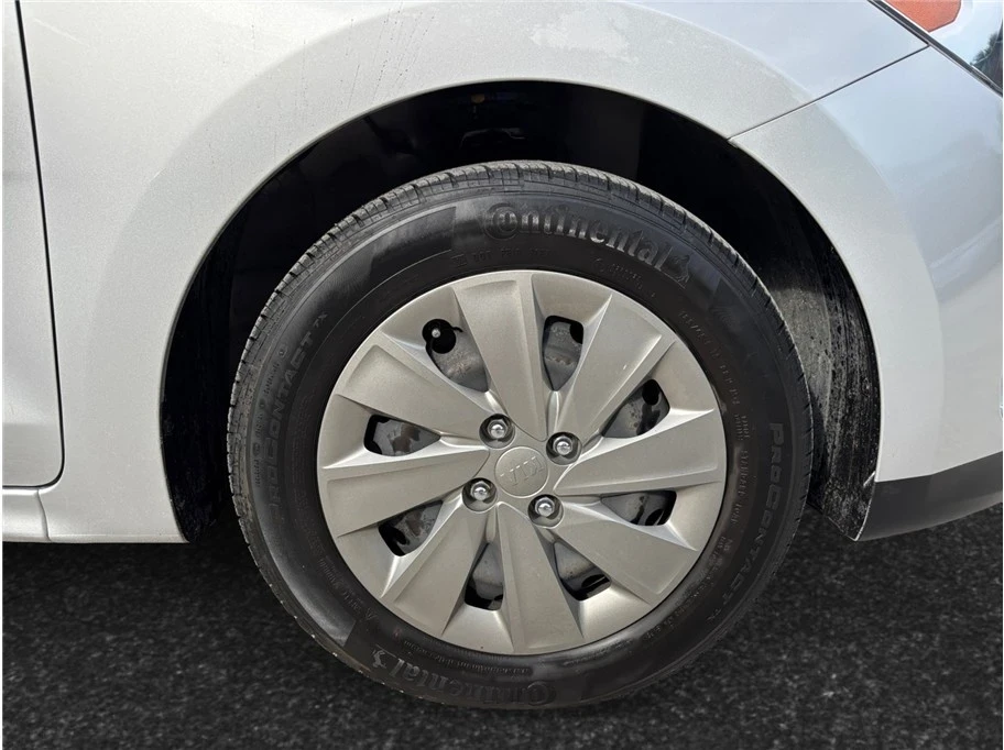 2019 Kia Rio - Image 11 of 12