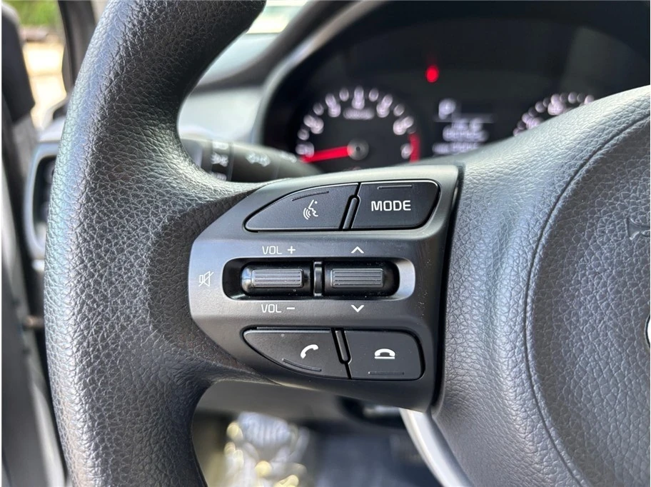 2019 Kia Rio - Image 18 of 21