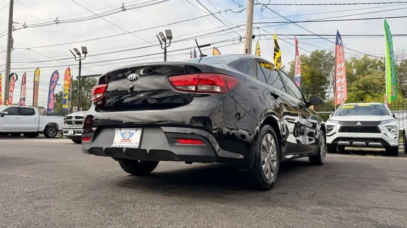 2019 Kia Rio - Image 9 of 12