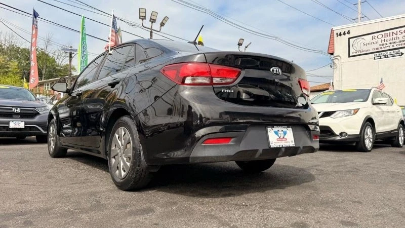 2019 Kia Rio - Image 8 of 12