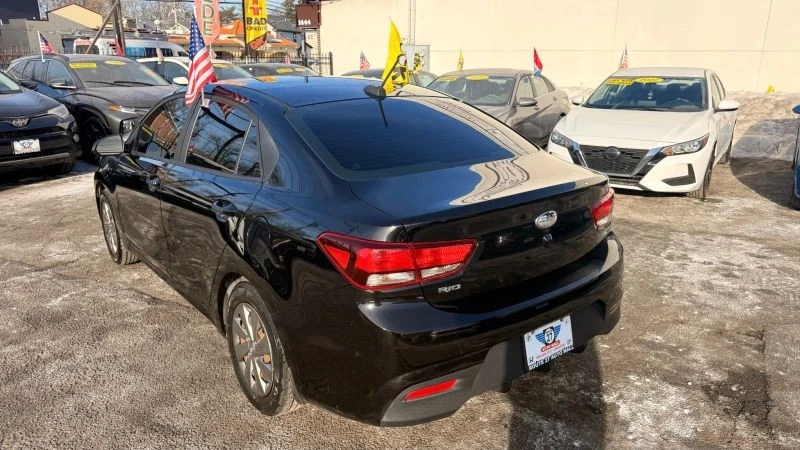 2019 Kia Rio - Image 5 of 12