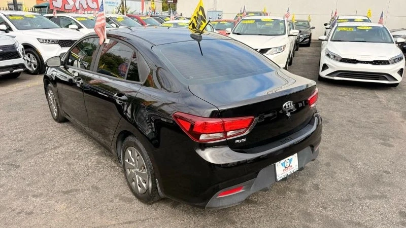 2019 Kia Rio - Image 5 of 12