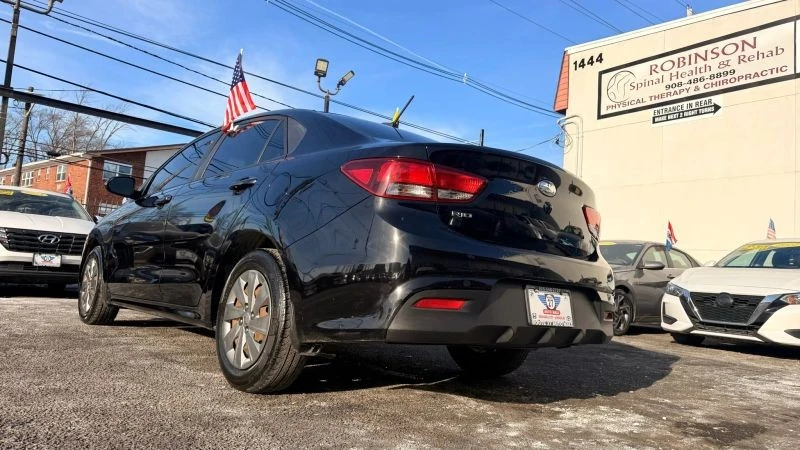 2019 Kia Rio - Image 9 of 12