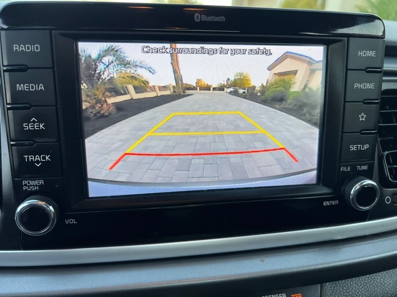 2019 Kia Rio - Image 13 of 18