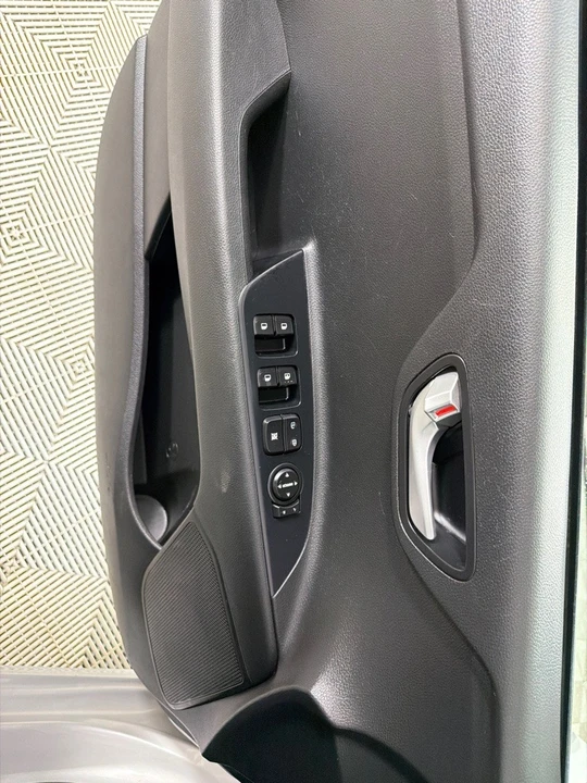 2019 Kia Rio - Image 8 of 12