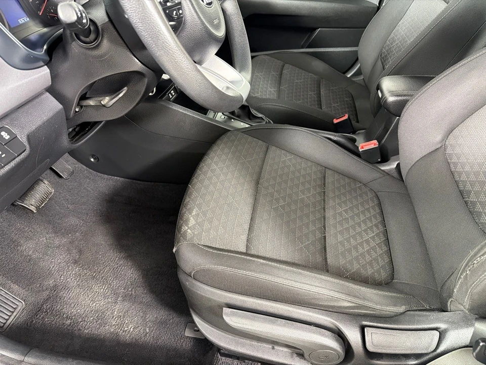 2019 Kia Rio - Image 9 of 12