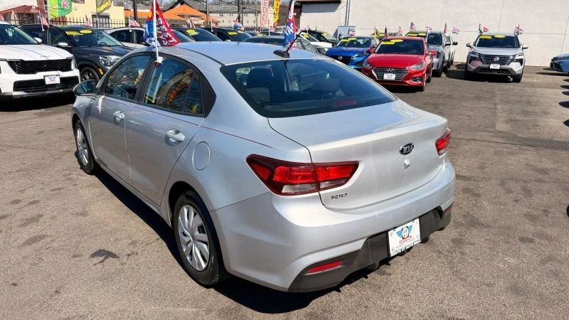 2019 Kia Rio - Image 5 of 12