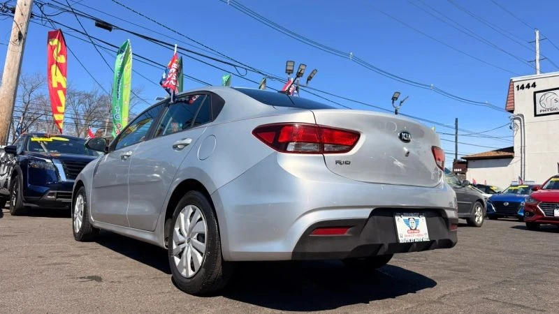 2019 Kia Rio - Image 8 of 12