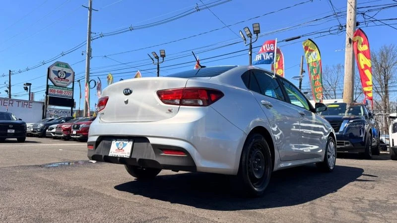 2019 Kia Rio - Image 9 of 12