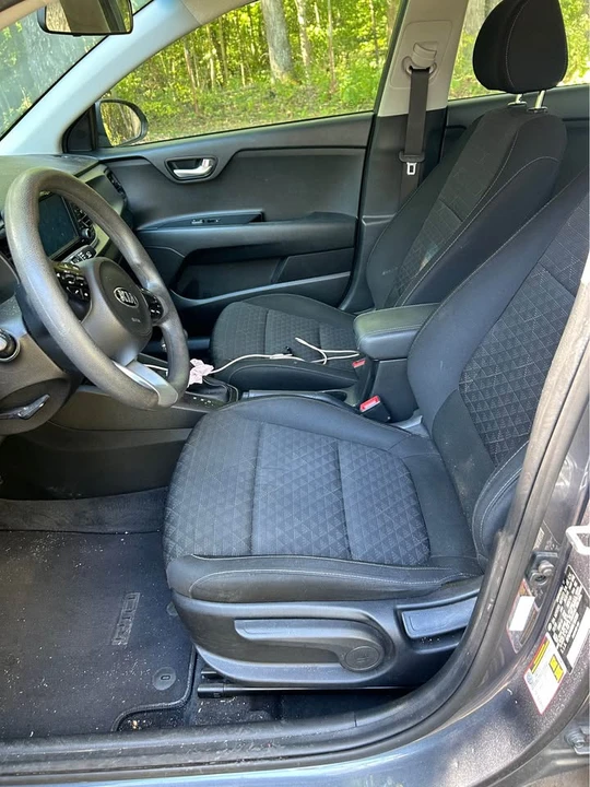 2019 Kia Rio - Image 8 of 17