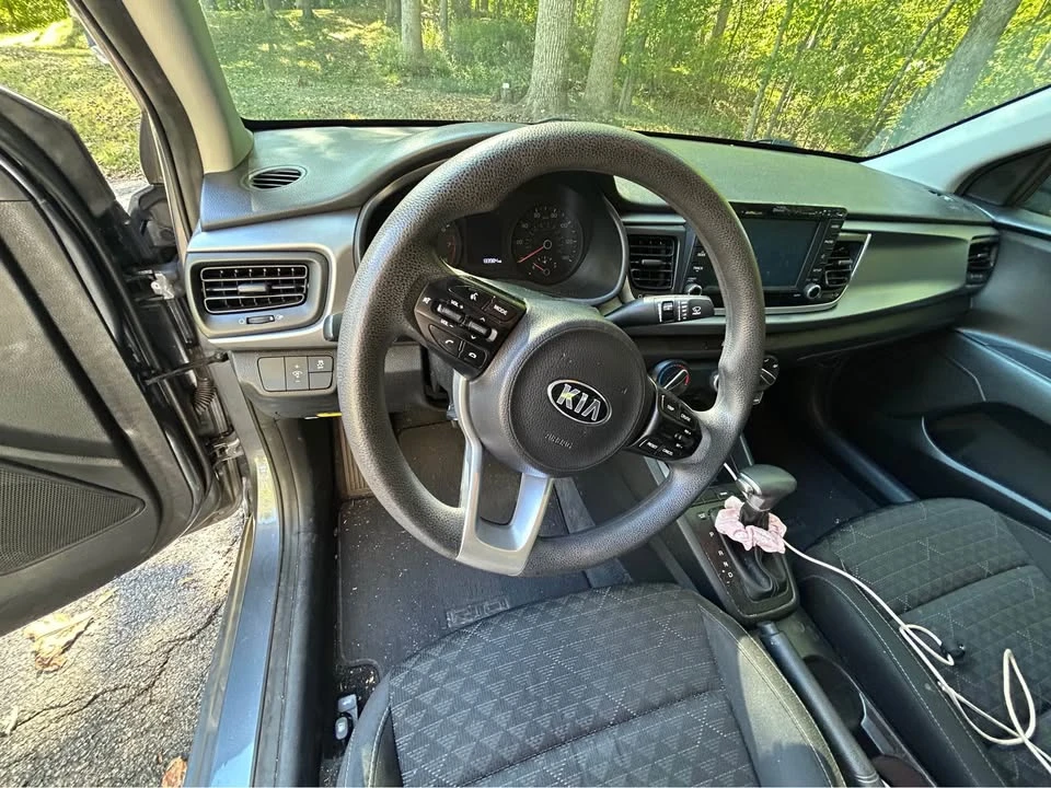 2019 Kia Rio - Image 10 of 17