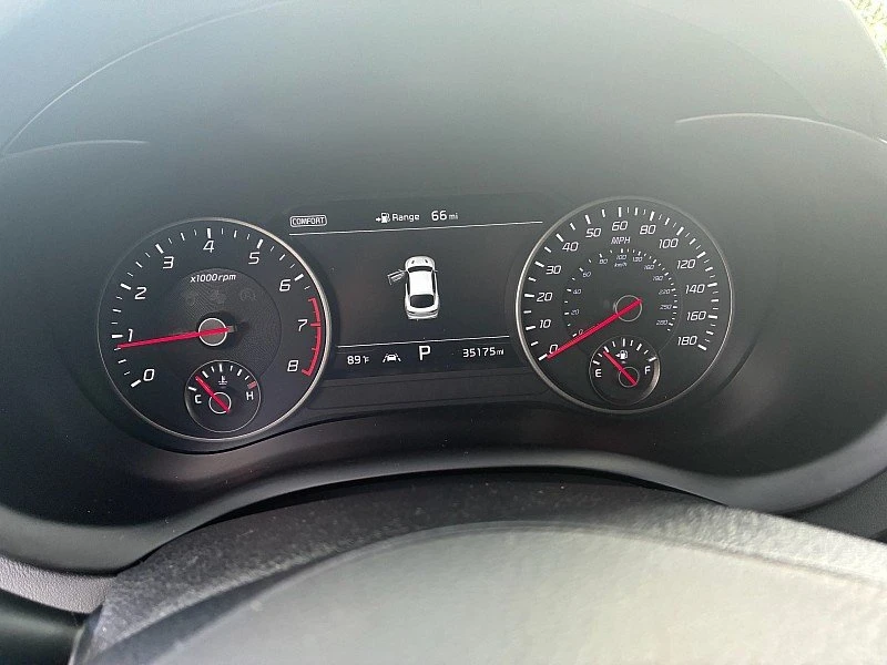 2019 Kia Stinger - Image 8 of 13