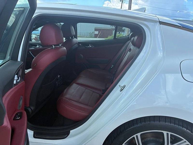 2019 Kia Stinger - Image 12 of 13