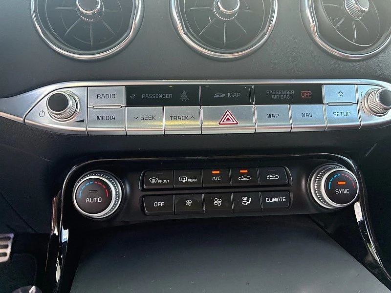 2019 Kia Stinger - Image 10 of 13