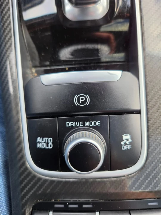 2019 Kia Stinger GT - Image 16 of 20