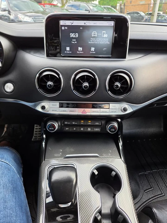 2019 Kia Stinger GT - Image 17 of 20